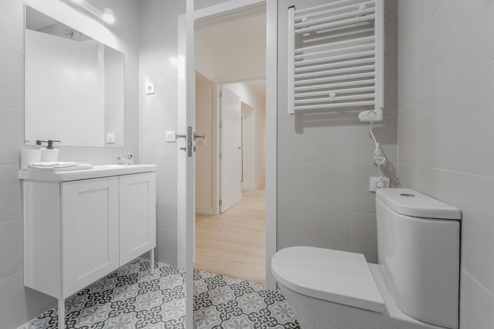 Modern Apt Para 6Pax En La Plaza De Tirso-Centro E1 Madri Exterior foto